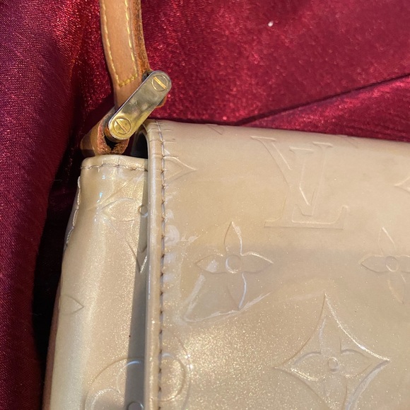 Louis Vuitton Vernis Shoulder Bag - Picture 6 of 13